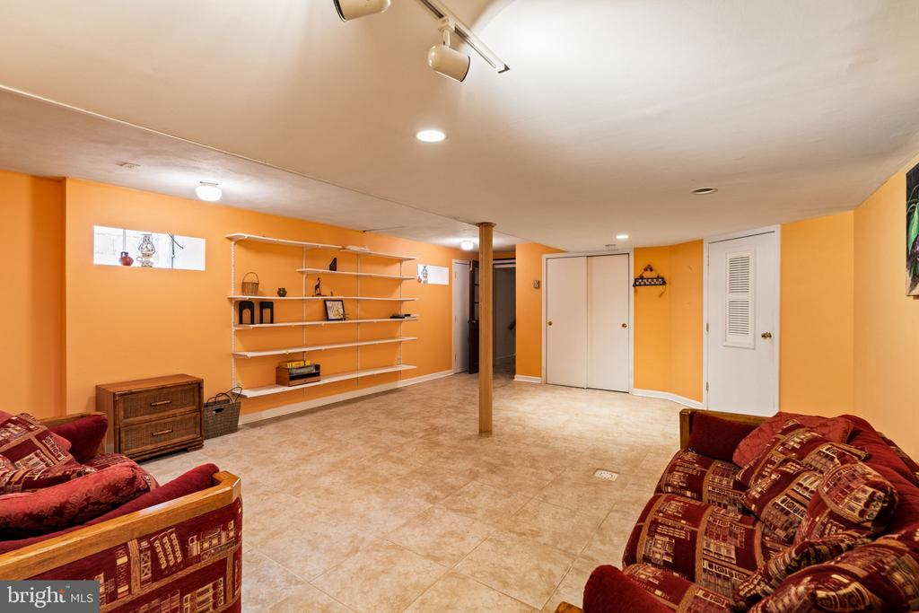 958 Catfish Ln