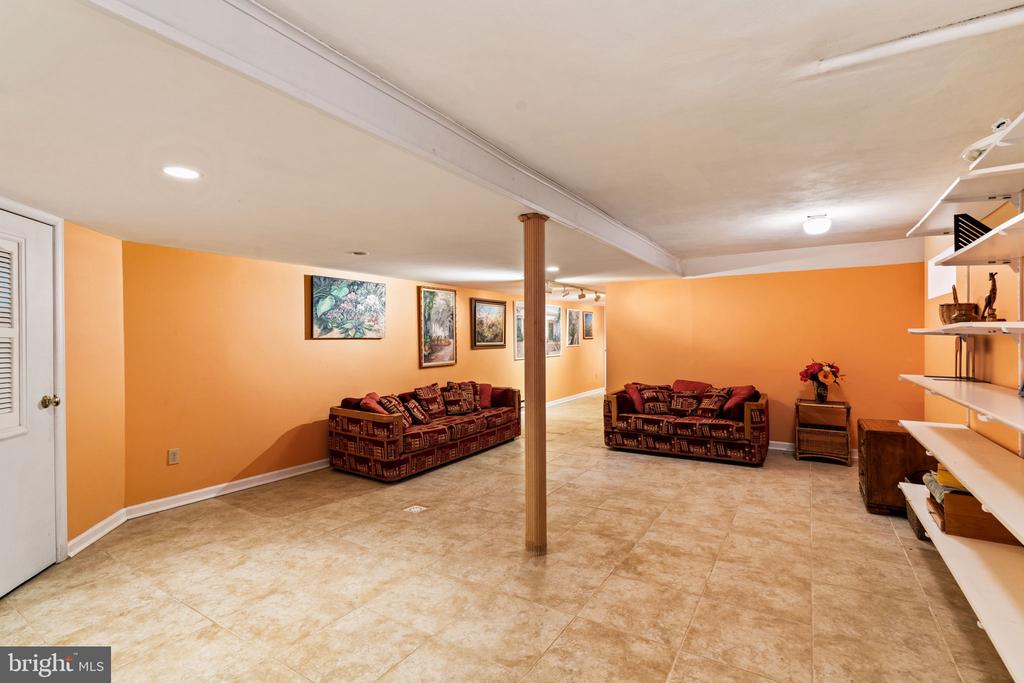 958 Catfish Ln