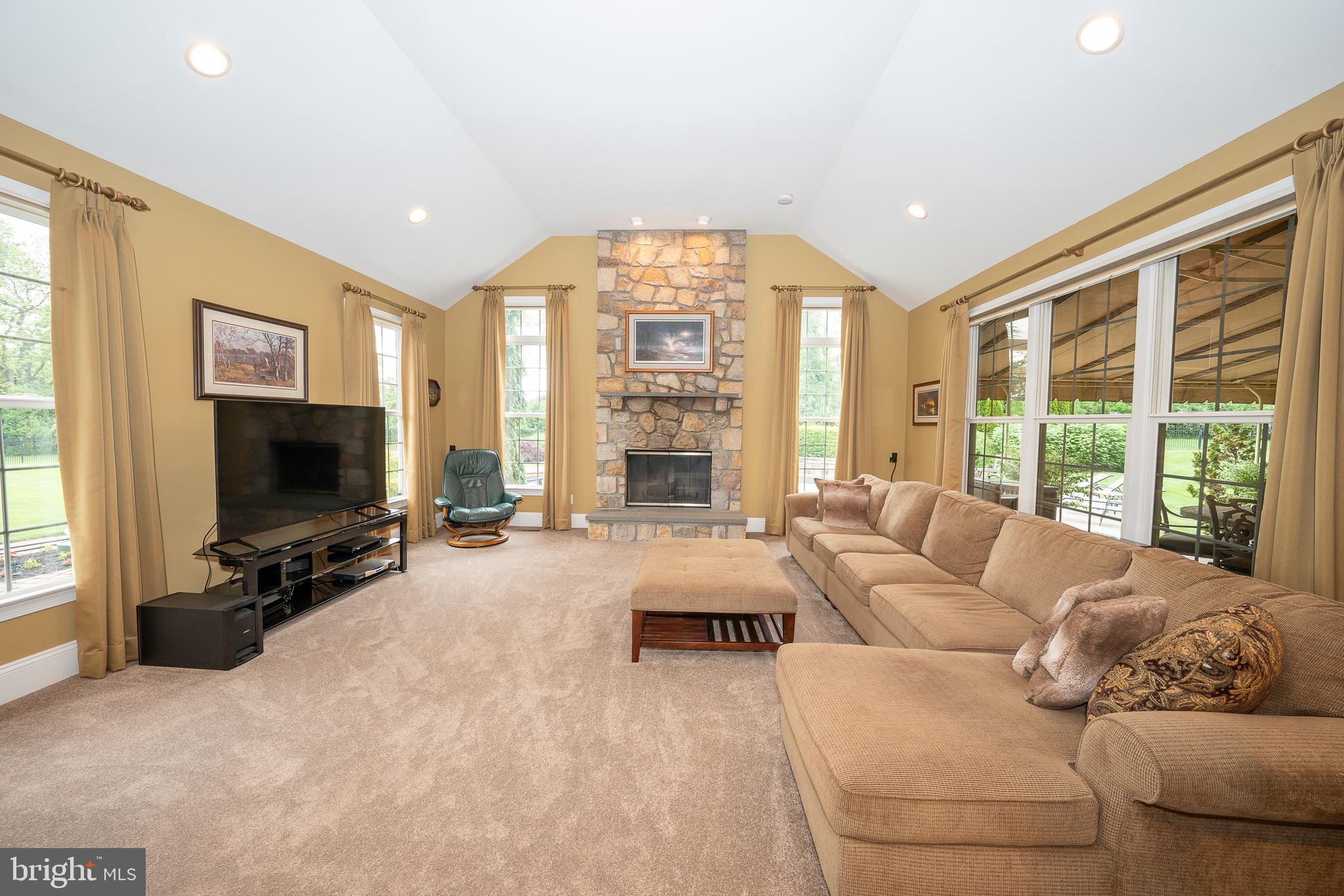 35 Cumberland Dr