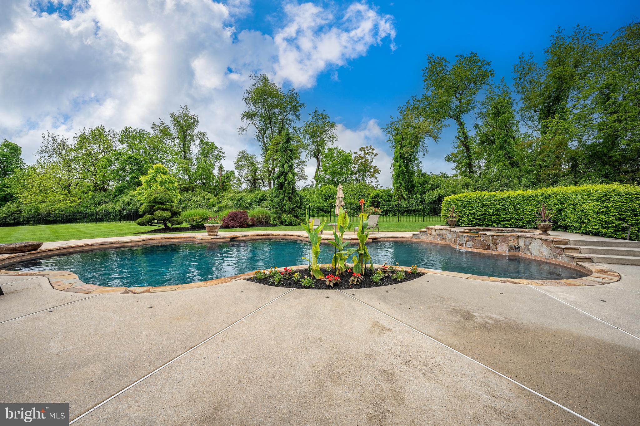 35 Cumberland Dr