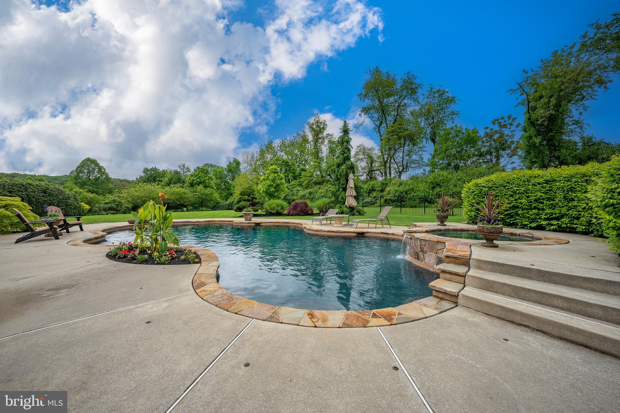 35 Cumberland Dr