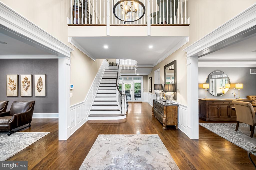 4 Dovecote Ln