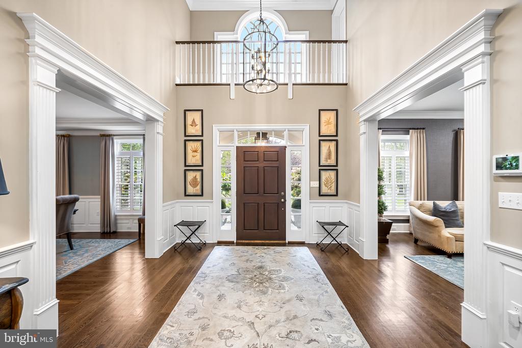 4 Dovecote Ln