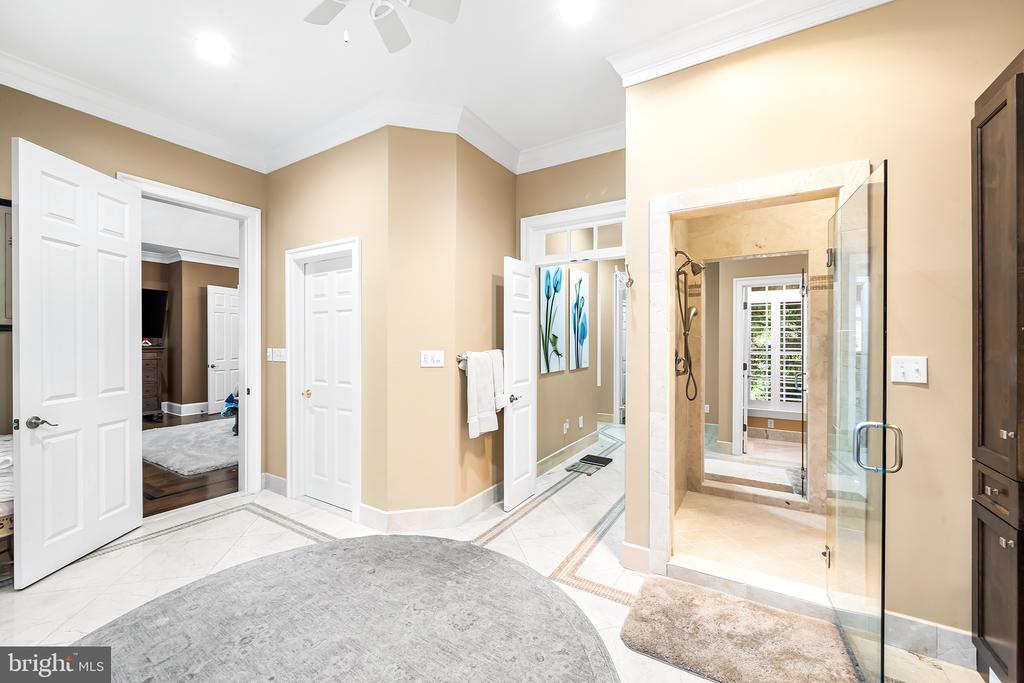 4 Dovecote Ln