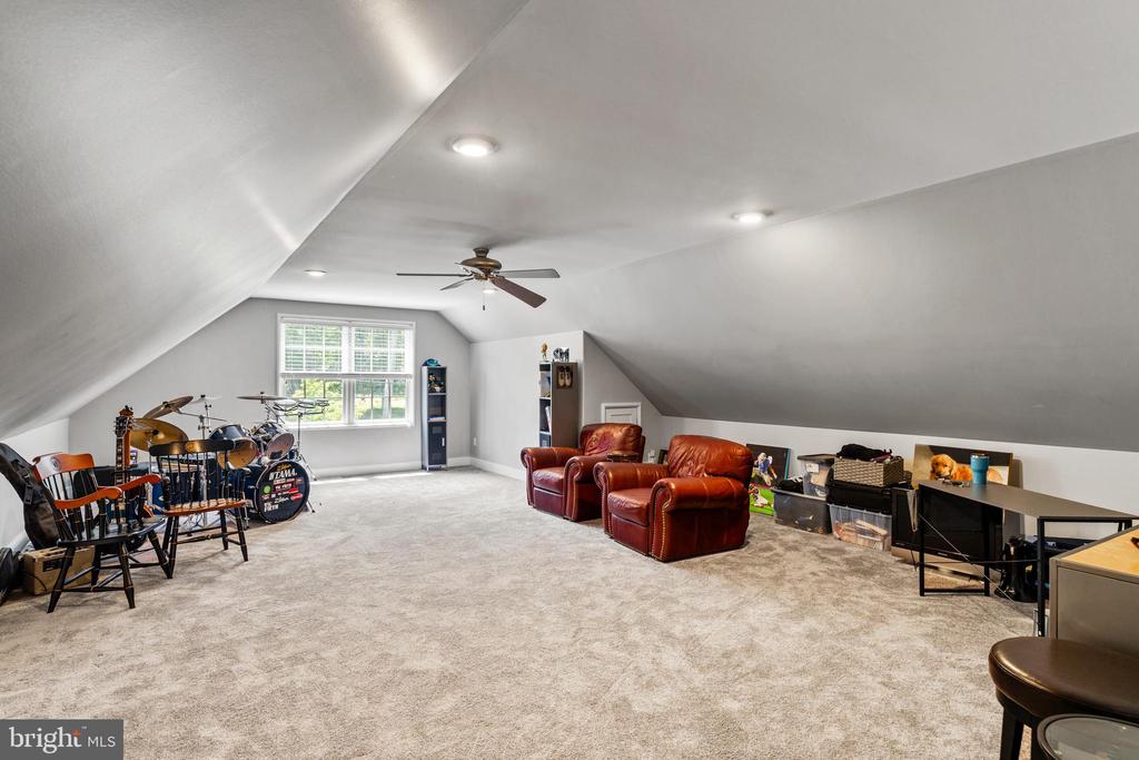 617 Sugartown Rd