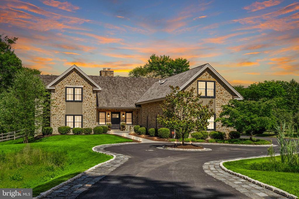 617 Sugartown Rd