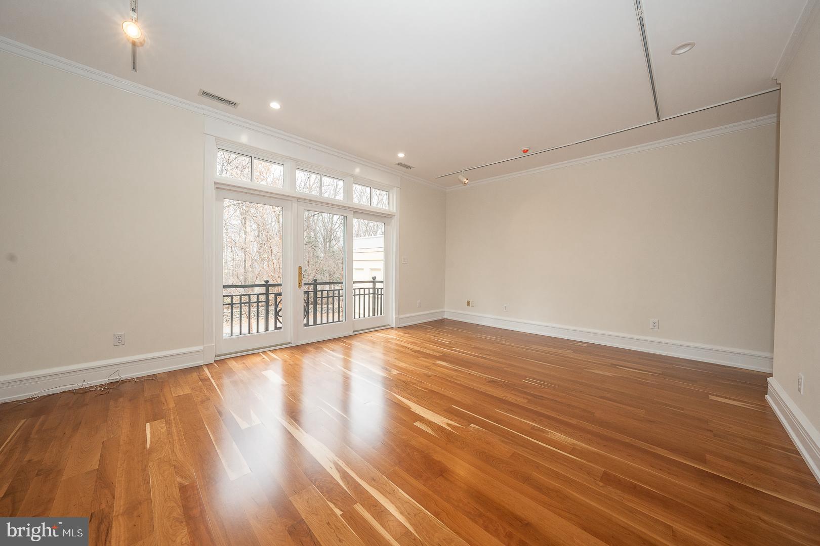52 Mountain Laurel Ln