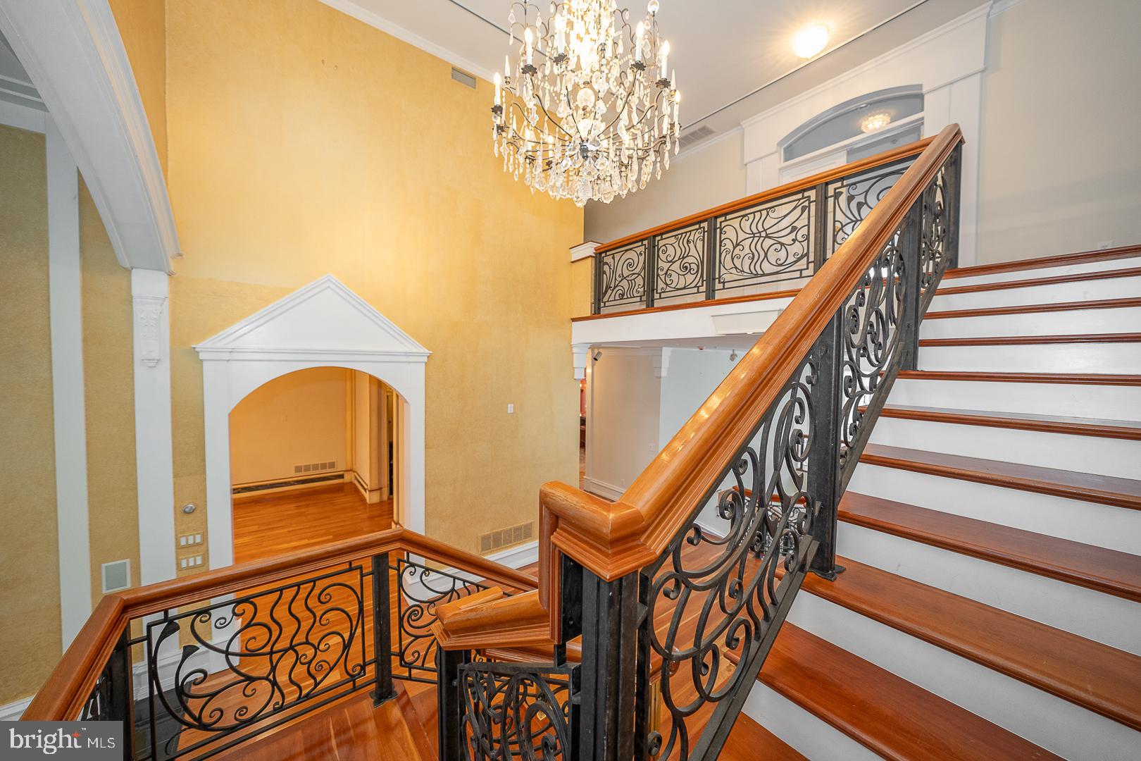 52 Mountain Laurel Ln