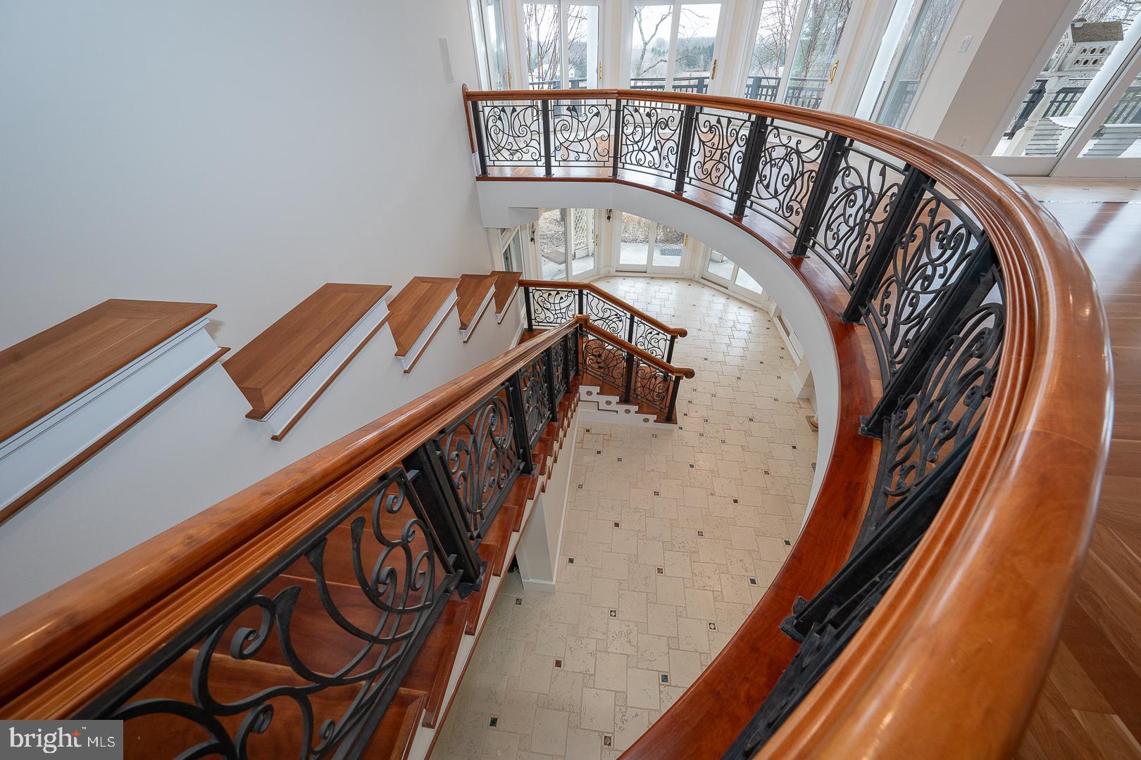 52 Mountain Laurel Ln