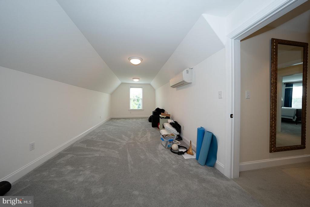 153 CHAPEL HILL CIRCLE