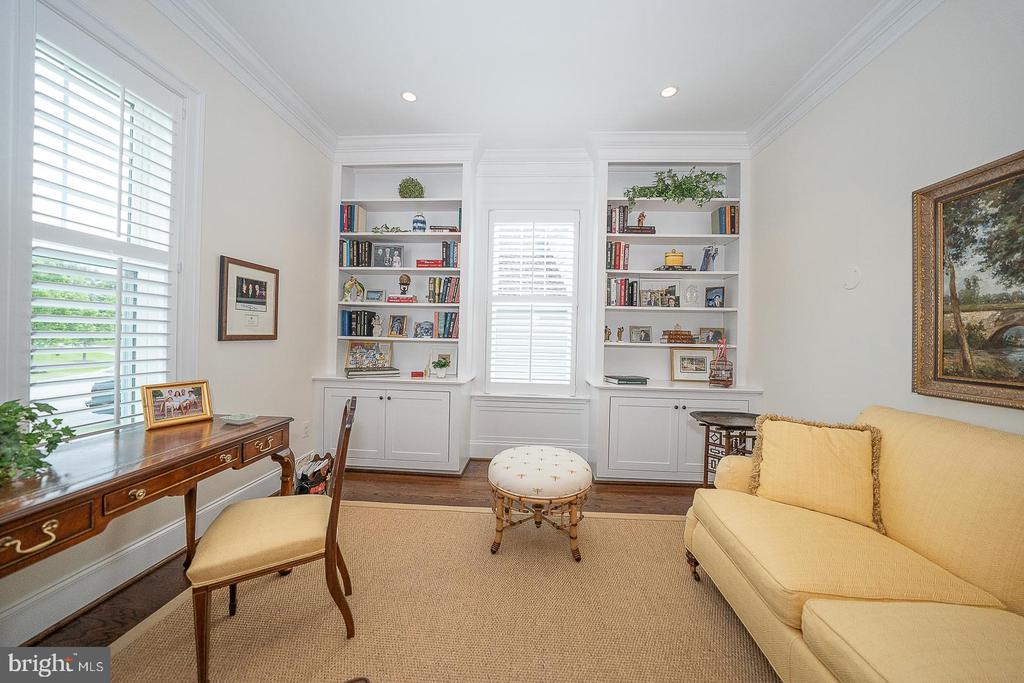 153 CHAPEL HILL CIRCLE