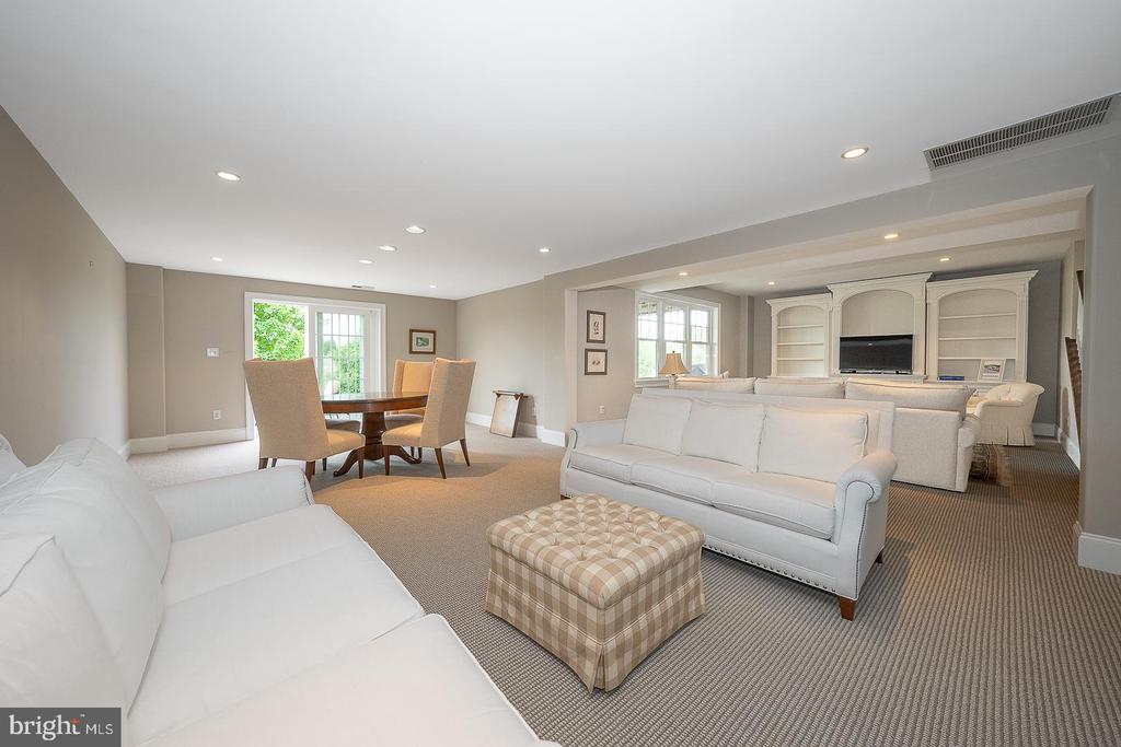 153 CHAPEL HILL CIRCLE