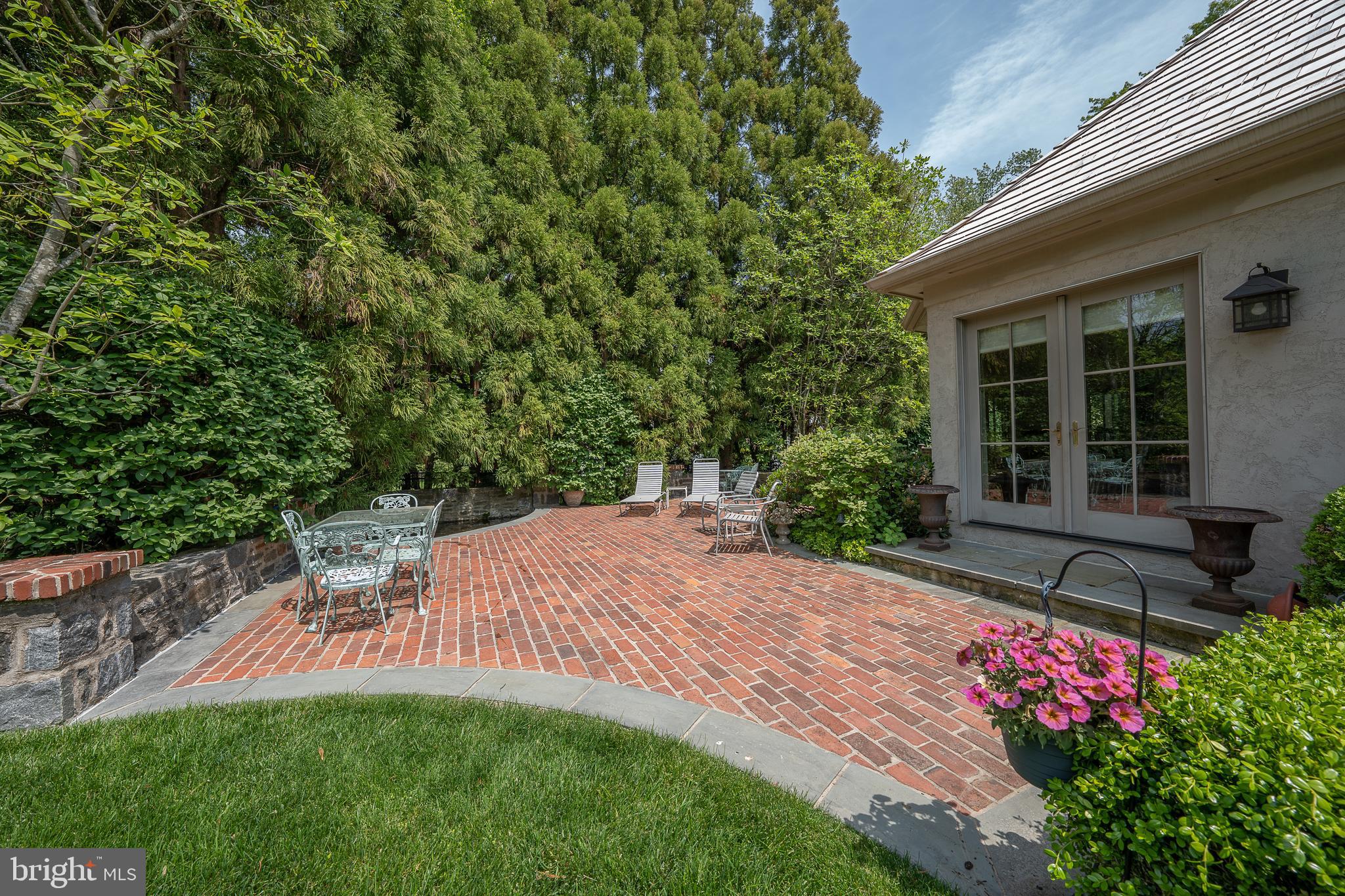 9 BLAKELEY ROAD