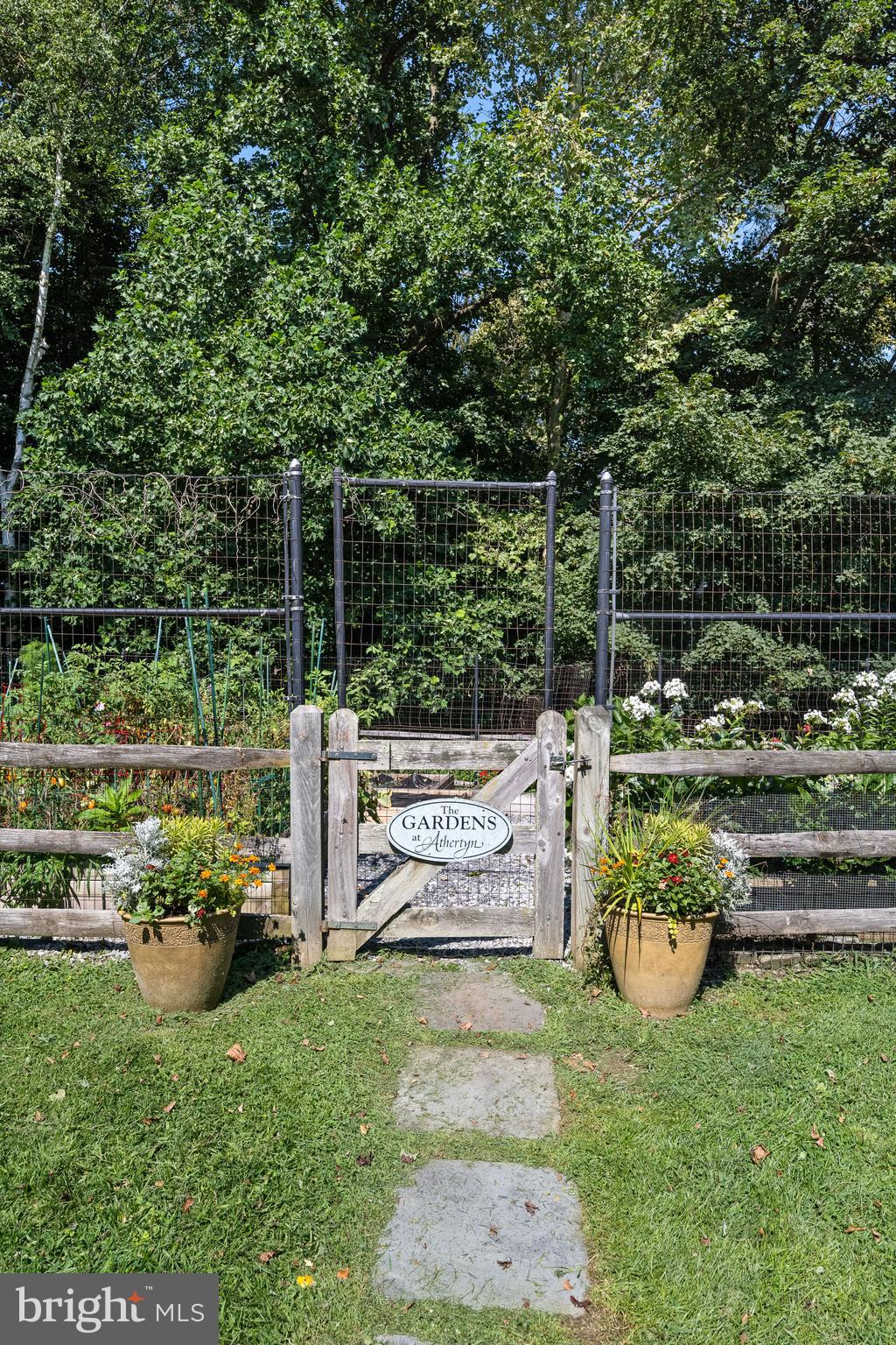 3304 Parkview DRIVE