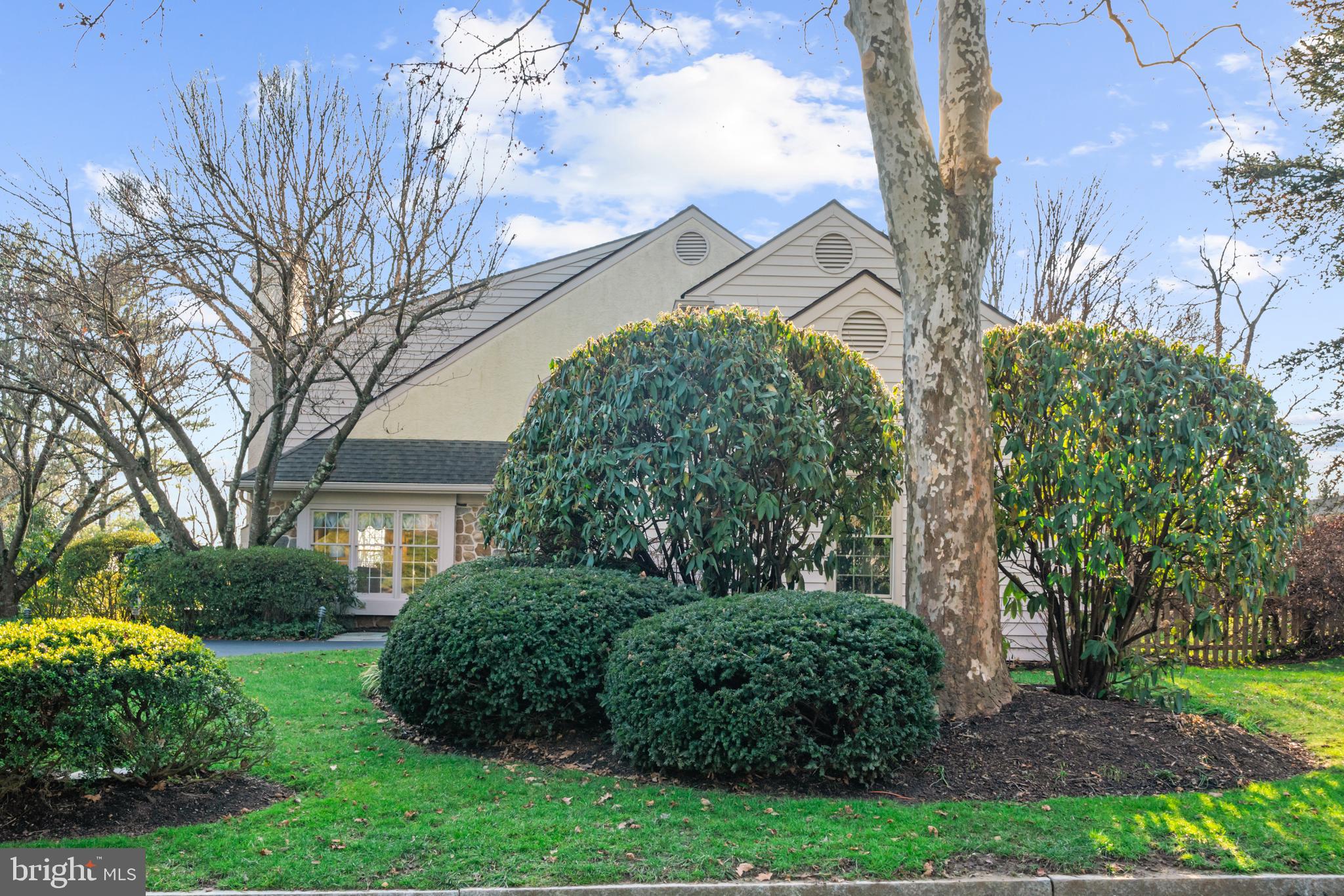 433 Inveraray Rd
