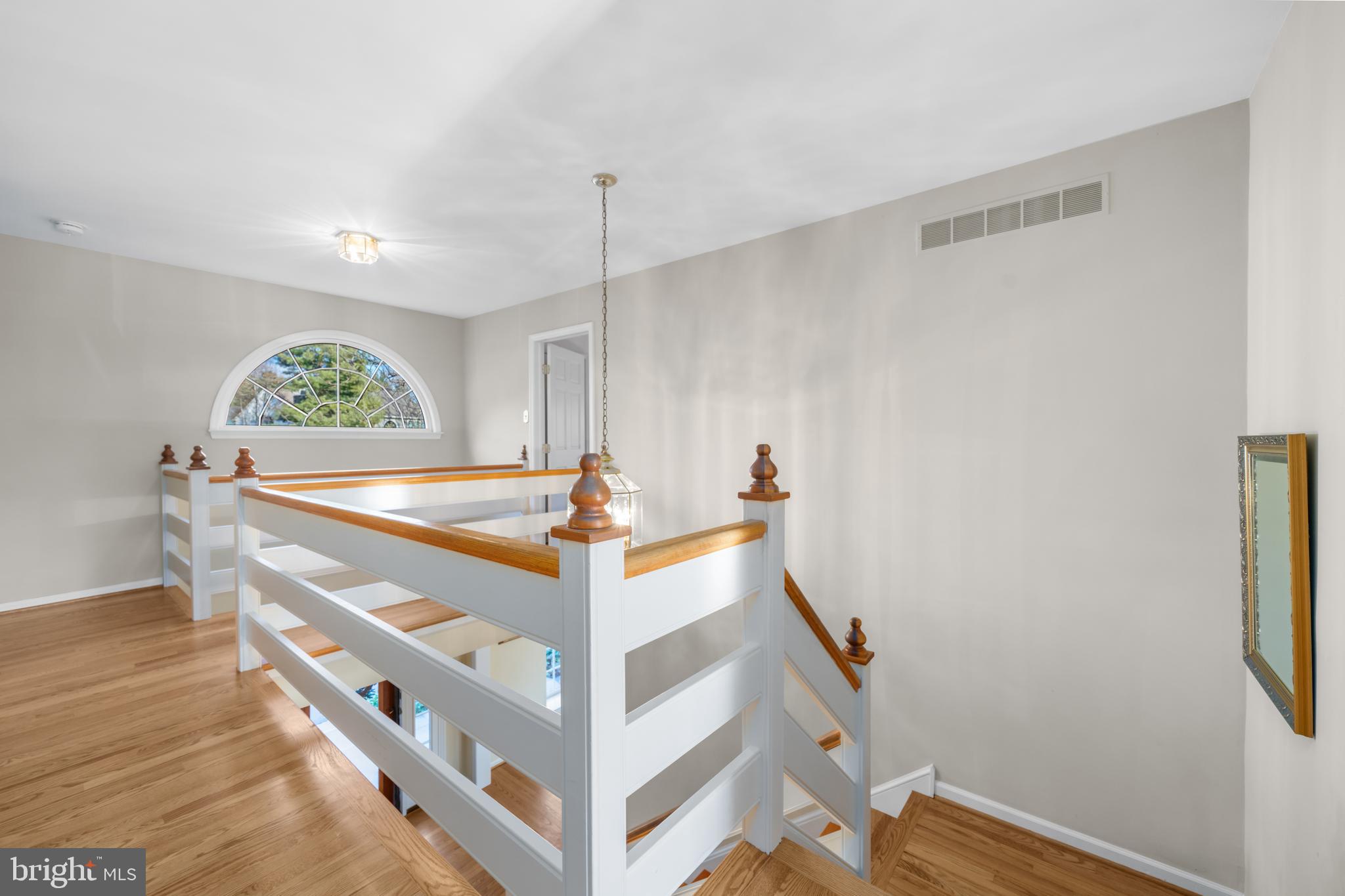 433 Inveraray Rd