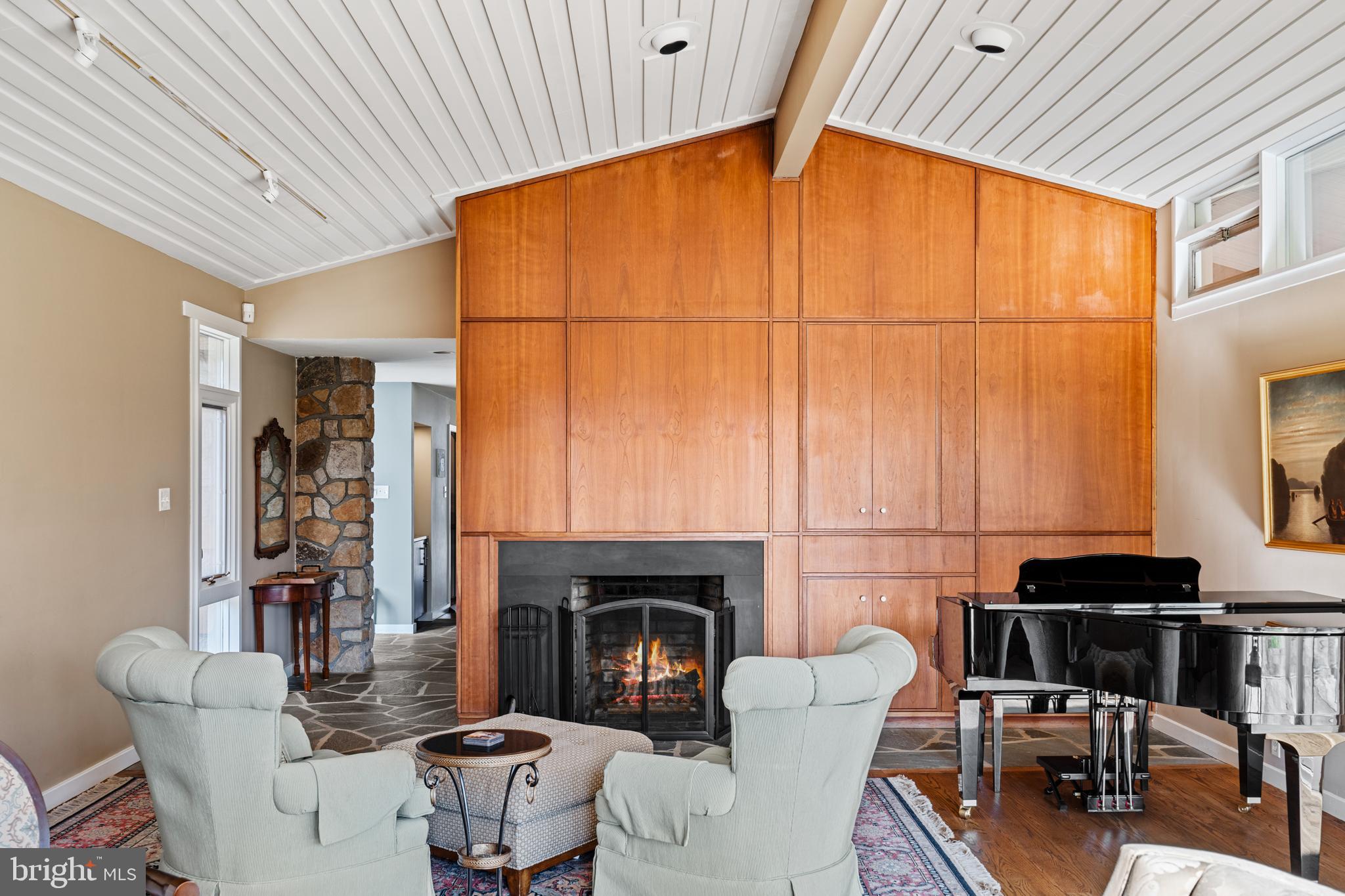 315 Edgehill Road