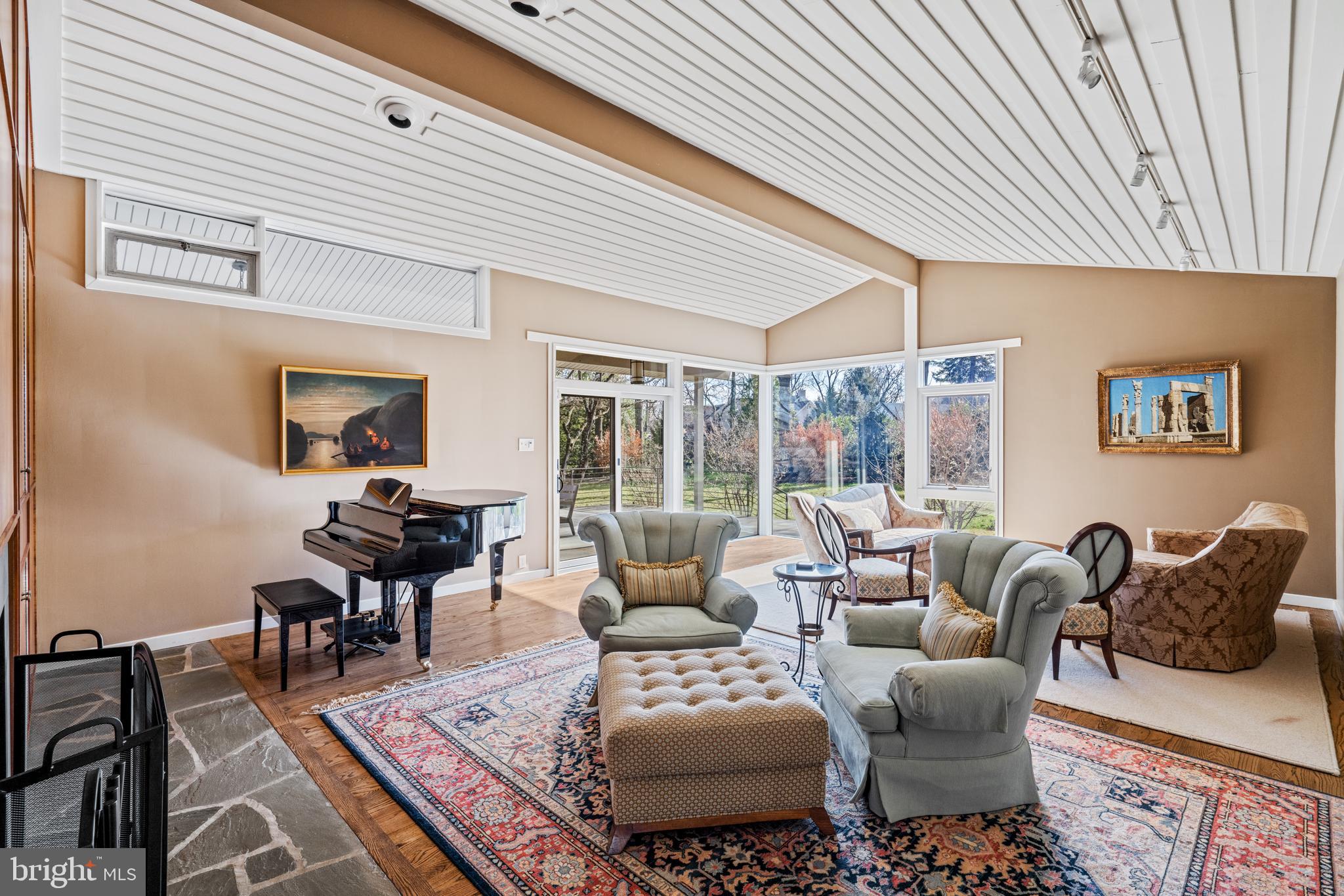 315 Edgehill Road