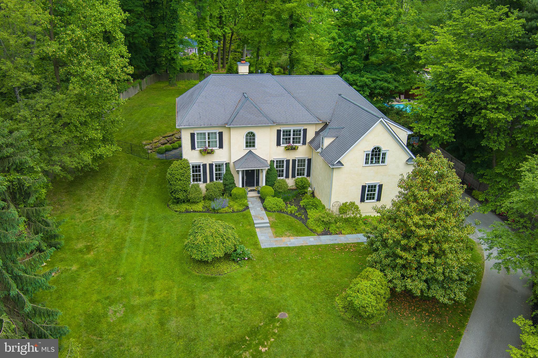 706 S Ave