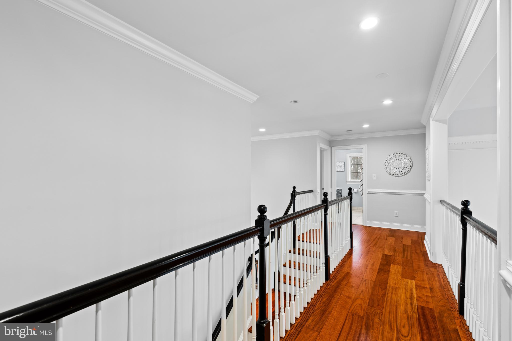 706 S Ave