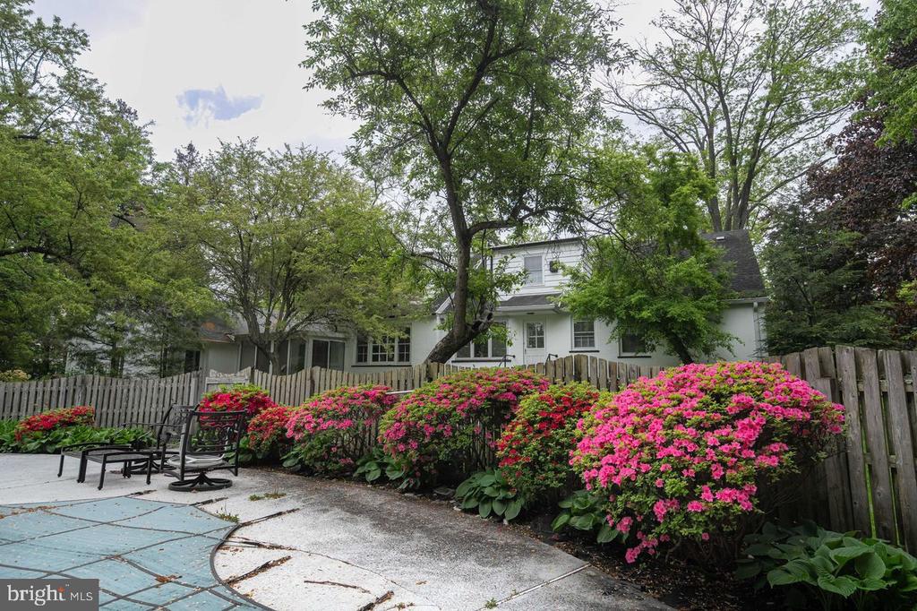 126 Tunbridge Cir