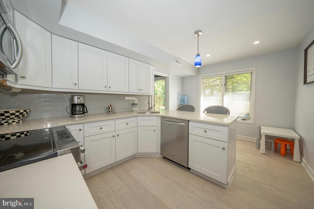 138 Montrose Ave ##59