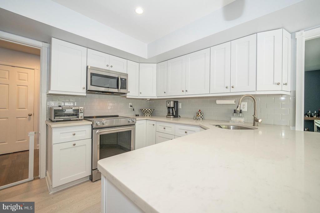 138 Montrose Ave ##59