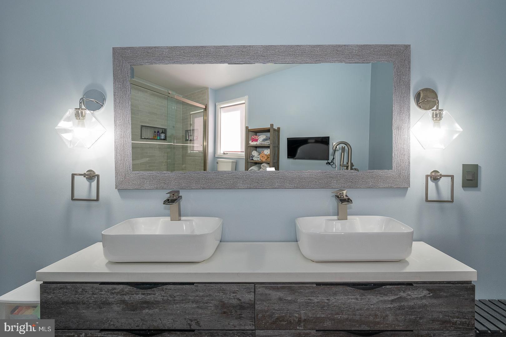 138 Montrose Ave ##59