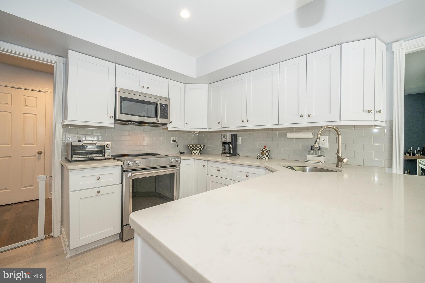138 Montrose Ave ##59