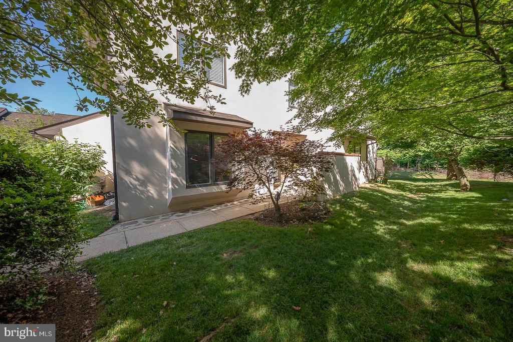 138 Montrose Ave ##59