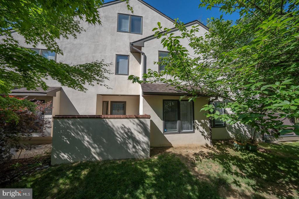 138 Montrose Ave ##59