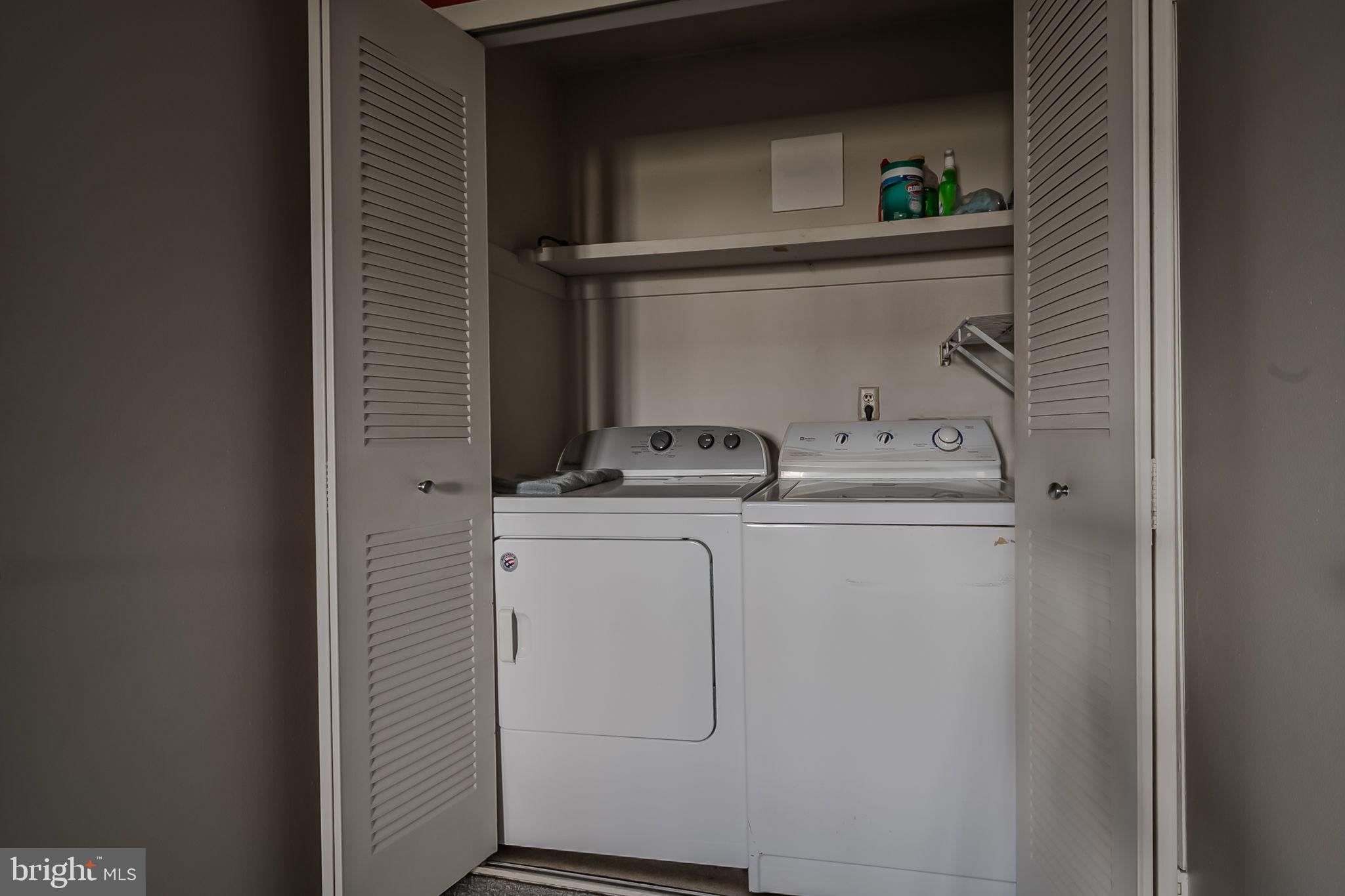 163 E Kenilworth Cir