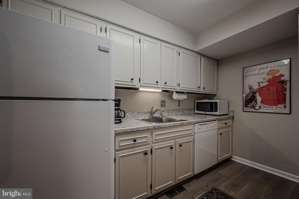163 E Kenilworth Cir