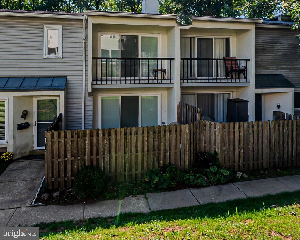 163 E Kenilworth Cir