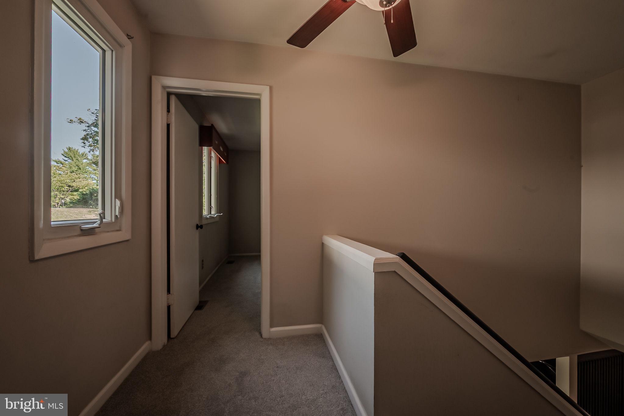 163 E Kenilworth Cir