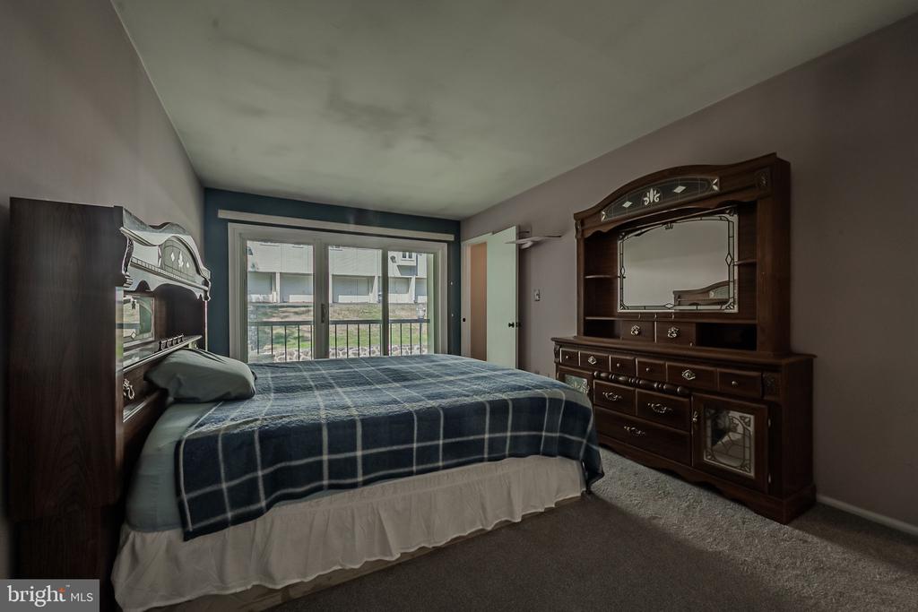 163 E Kenilworth Cir