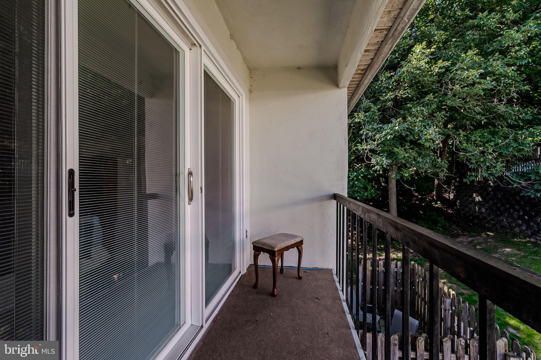 163 E Kenilworth Cir