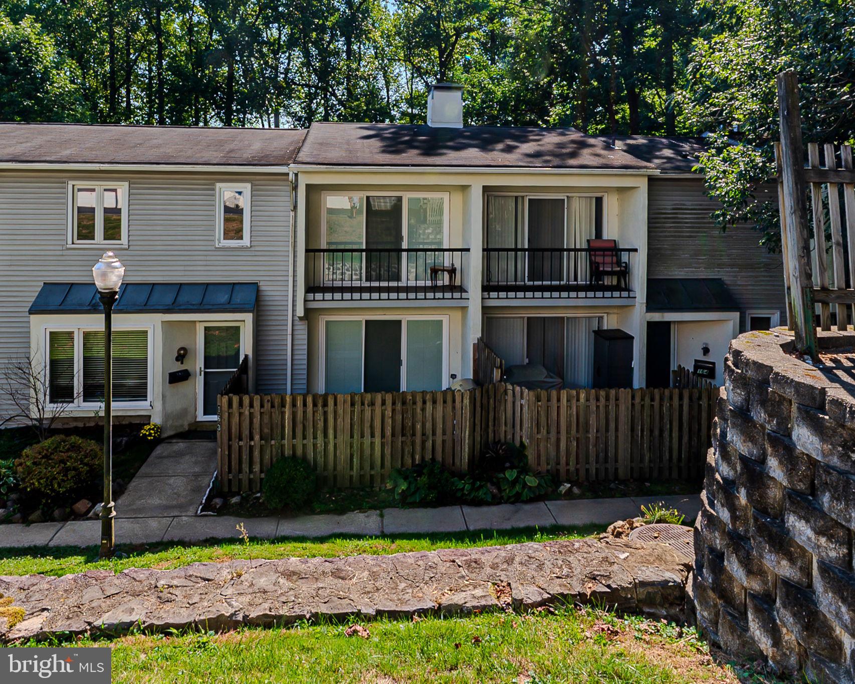 163 E Kenilworth Cir