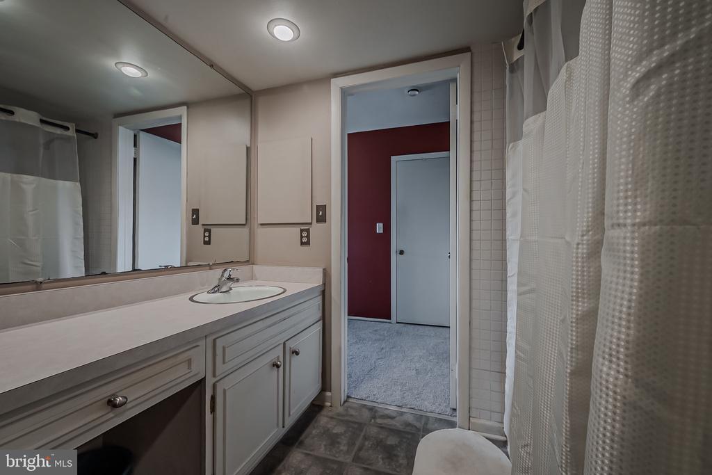 163 E Kenilworth Cir
