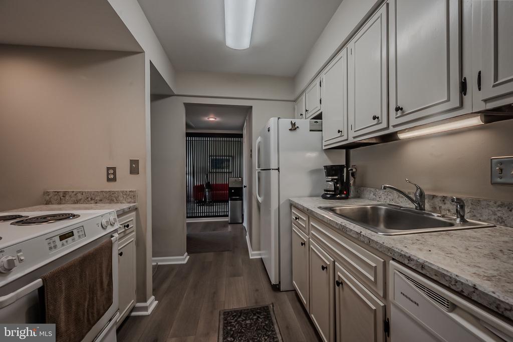 163 E Kenilworth Cir