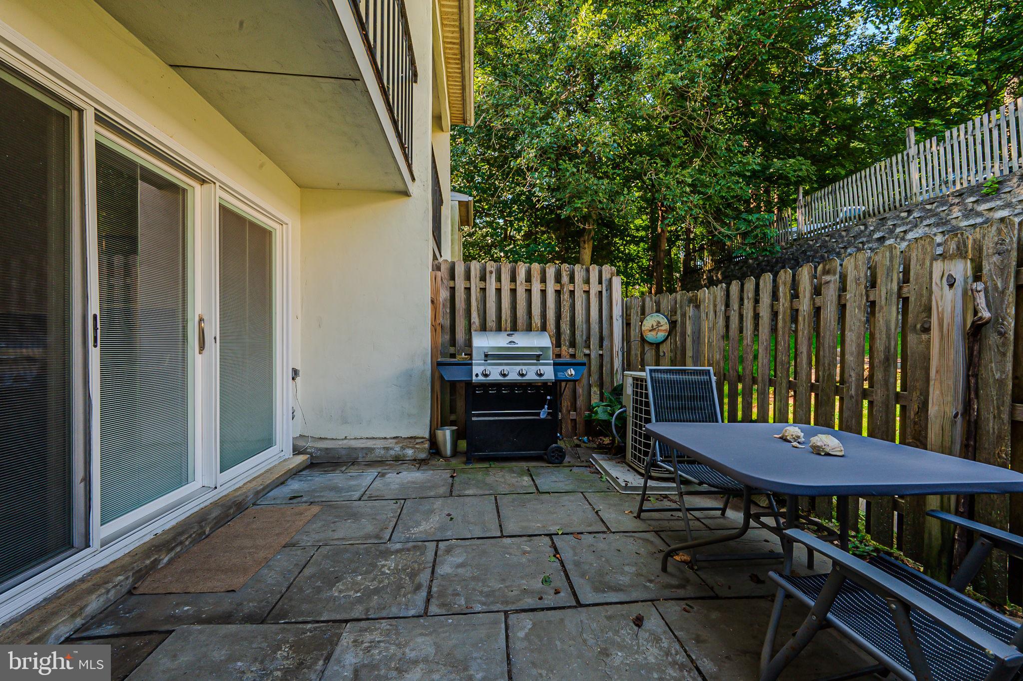 163 E Kenilworth Cir