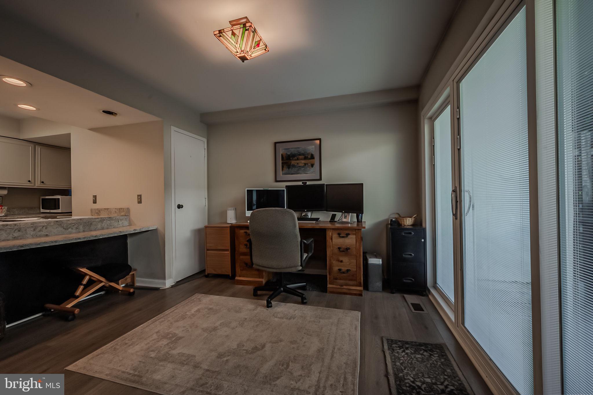 163 E Kenilworth Cir