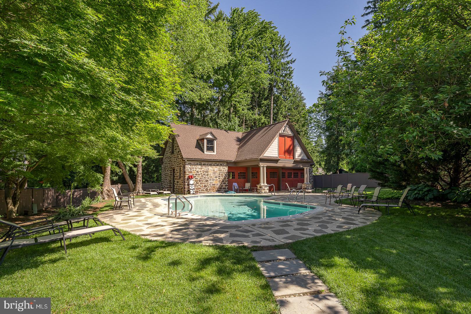 138 Montrose Ave ##41