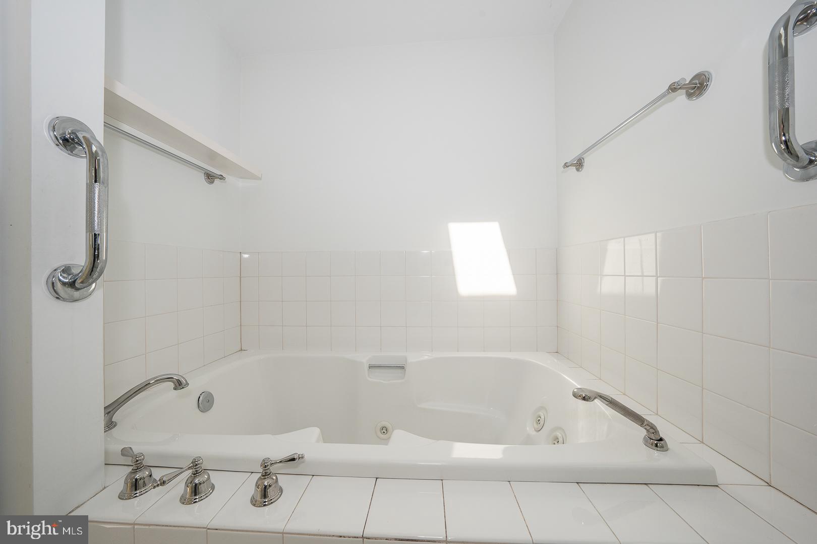 138 Montrose Ave ##41