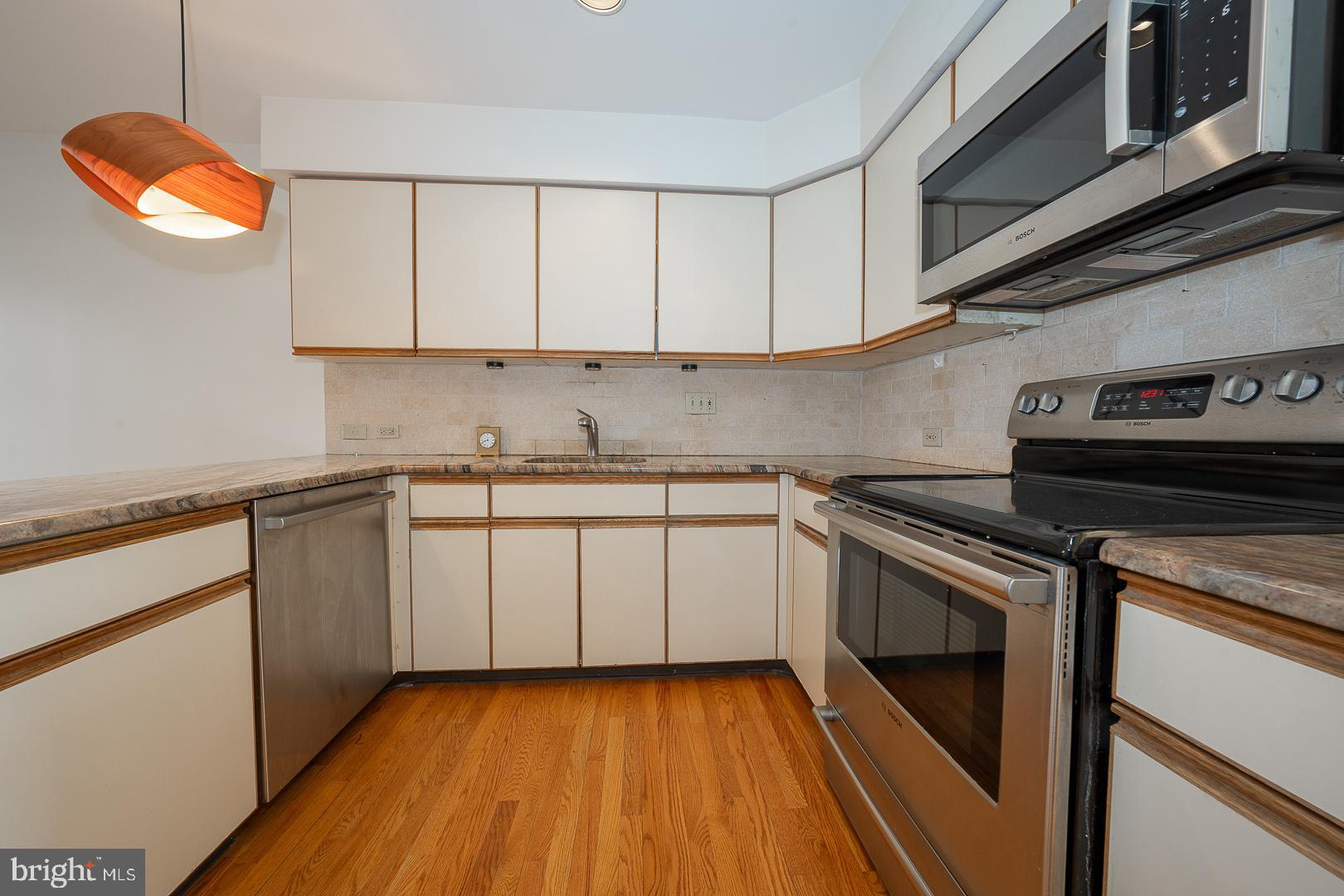 138 Montrose Ave ##41