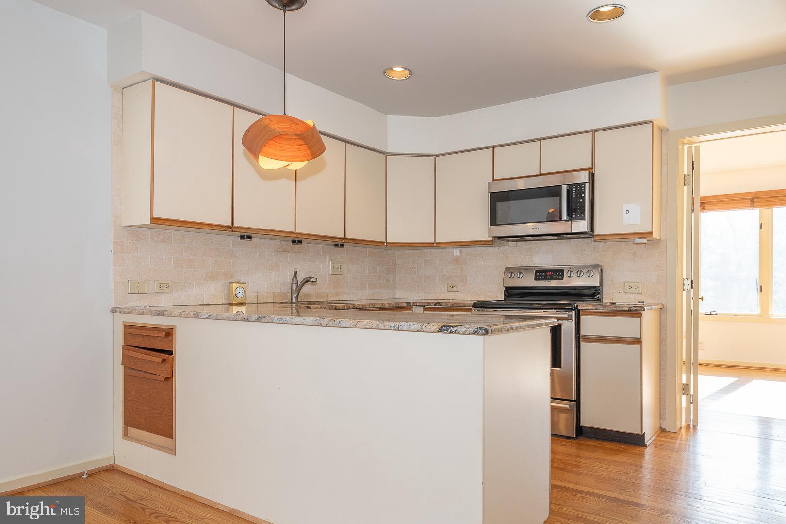 138 Montrose Ave ##41