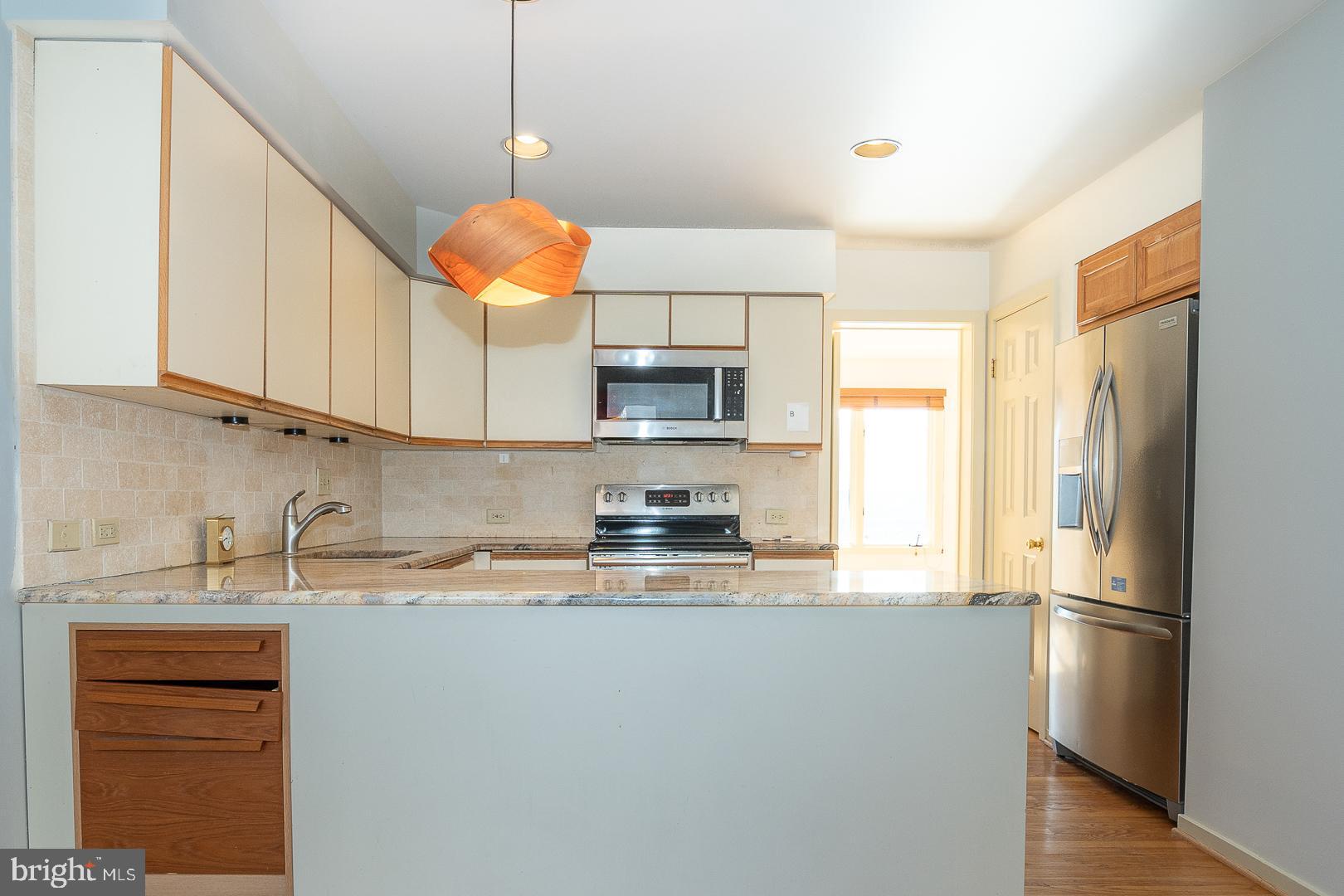 138 Montrose Ave ##41