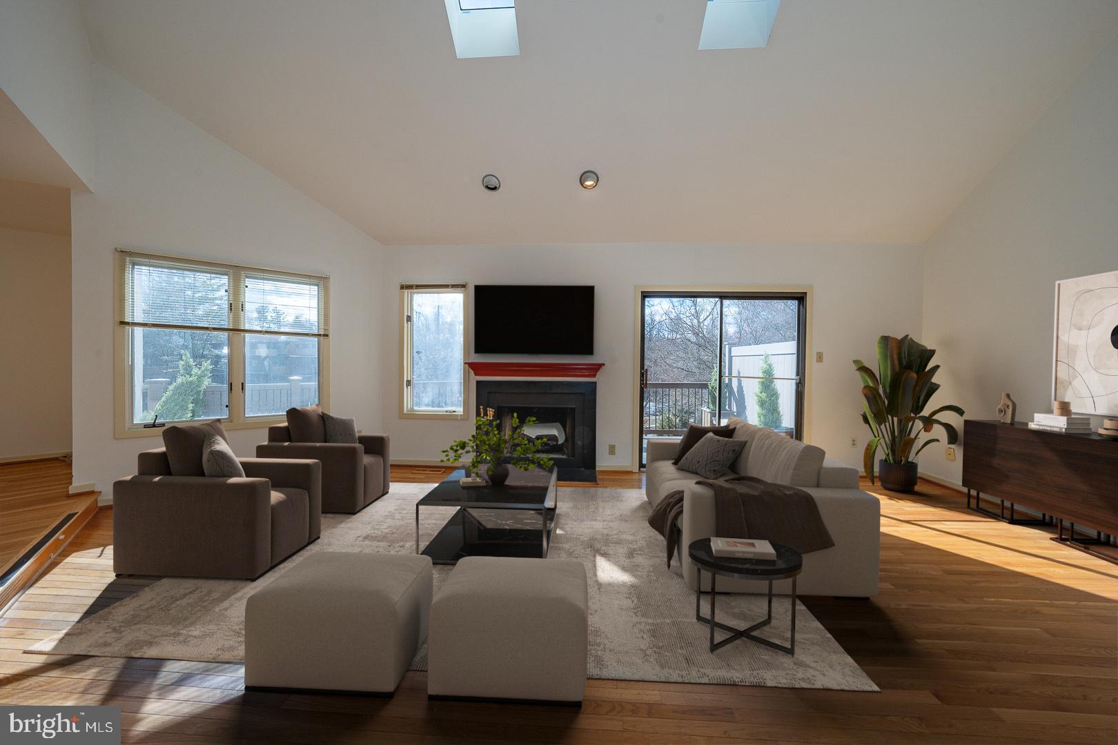 138 Montrose Ave ##41
