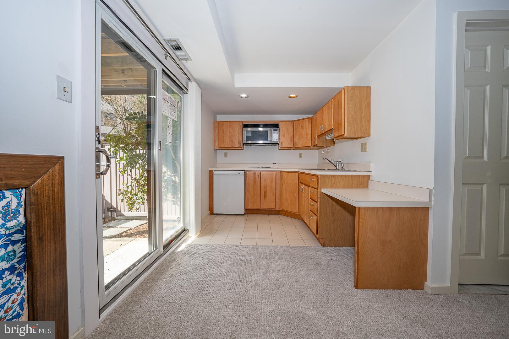 138 Montrose Ave ##41