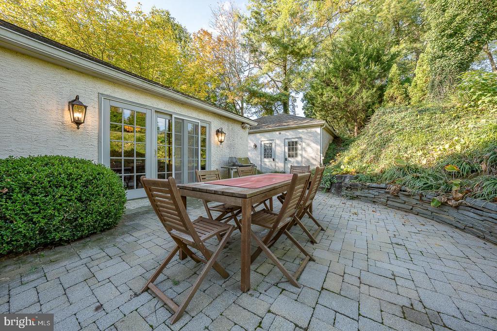 318 Chamounix Rd